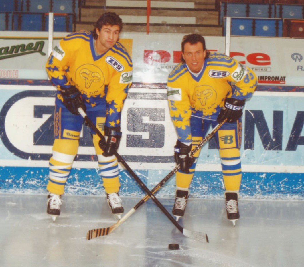 Petr Klíma (vpravo) a Roman Hamrlík v dresu Zlína klima-001.jpg