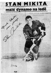Stan Mikita malé dynamo na ledě 032.jpg