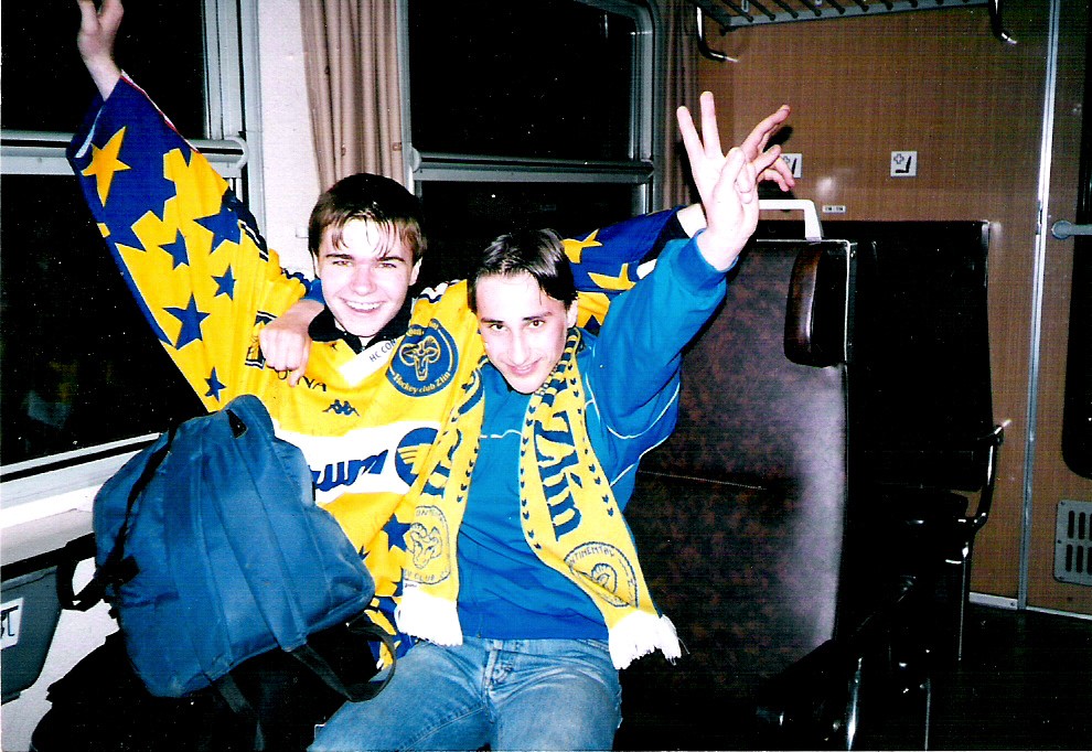 První výjezd do Vítkovic v roce 2002 na-prvn_m-v_jezdu-do-v_tkovic-s-k_mar_dem-tomem-hor_kem.jpg